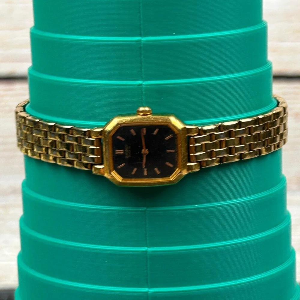 Seiko Quartz Ladies Watch Gold Tone Octagonal Black Dial V400-5608 Vintage‎